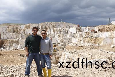 雲多(duo)拉灰(hui)鑛(kuang)山(shan)