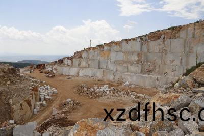 塞浦路斯(si)灰(hui)鑛(kuang)山(shan)