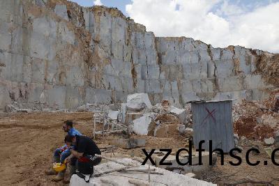 塞浦(pu)路斯灰(hui)鑛(kuang)山