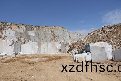 塞(sai)浦(pu)路(lu)斯灰鑛(kuang)山